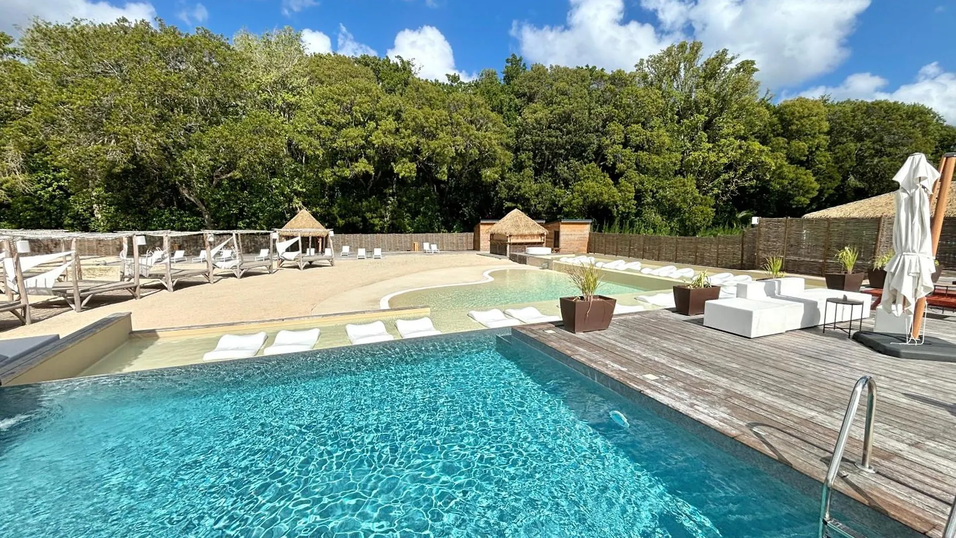 Apartment La Marigalantine - Wifi, Piscine, Plage, Blue Dream
